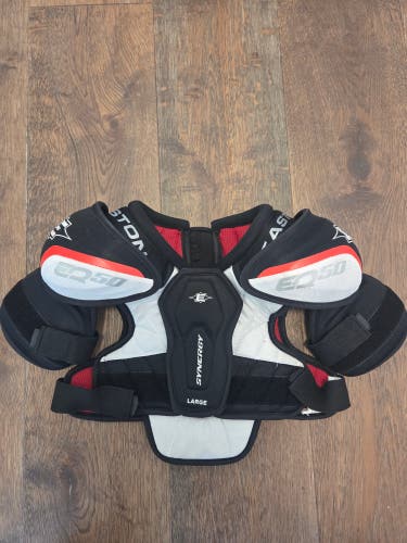 Youth Large Easton Synergy Shoulder Pads (Used)