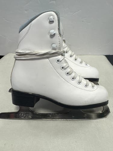 Jackson Ultima Figure Skates B Junior 3 (Used)