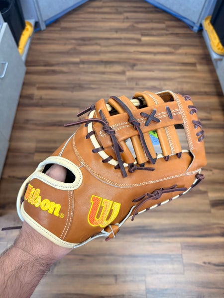 Wilson A2000 RH First Base Softball Glove 12.5" AC4 (New)