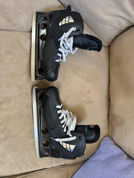 2024 True True SVH Pro Two Piece Hockey Goalie Skates Regular Width 10 (Used) (READ DESCRIPTION)