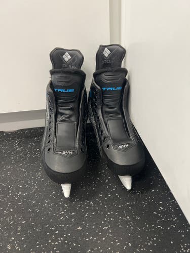 True SVH Pro Hockey Skates Size 4.5 (Used)