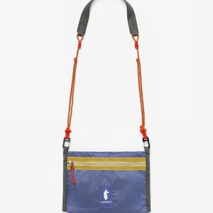 Cotopaxi 2 L Lista Handbags Unisex Blue Adjustable Strap Crossbody Bag TLW624