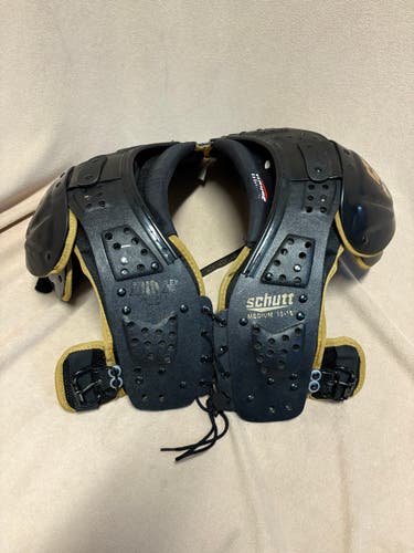 Medium Adult Schutt Mid Flex 4.2 Shoulder Pads (Used)
