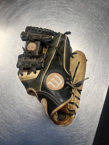 Wilson A2000 RH Infield Baseball Glove 11.5" (Used)