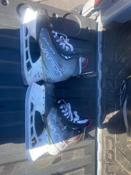 Bauer Vapor Hyperlite Hockey Skates Regular Width 12 (Used)