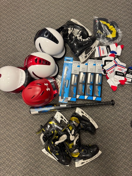 2022 Bauer Supreme Mach Hockey Skates Size 4 (Used)