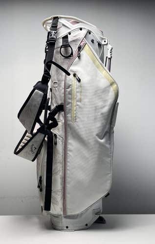 Callaway Fairway C Stand Bag White/Pink Floral 4-Way Dual Strap Ladies Golf Bag