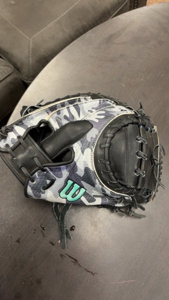2025 Wilson A2000 RH Catcher's Baseball Glove 34" (Used)