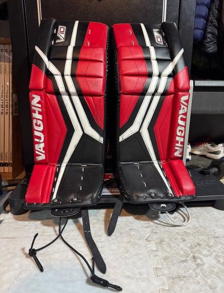 26+2” Vaughn Velocity V10 Goalie Leg Pads (Used)