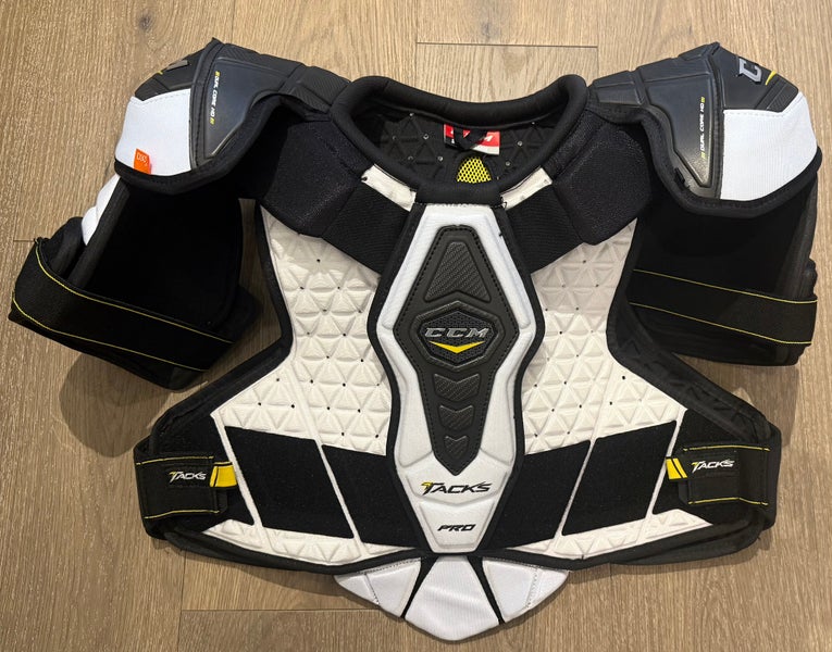 Men's Large Senior CCM Tacks Pro Shoulder Pads Pro Stock (Used)