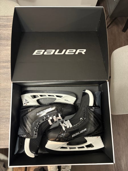 2025 Bauer Vapor Flylite Hockey Skates Regular Width 8.5 (New)