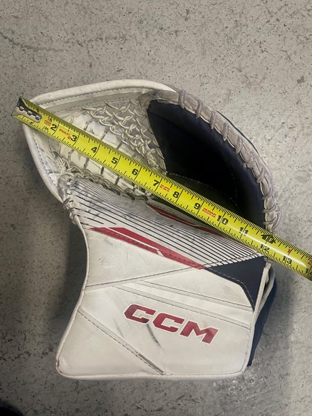 CCM Axis 2.5 Glove Regular (Used)