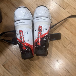 Junior CCM Control 11" Shin Pads (Used)
