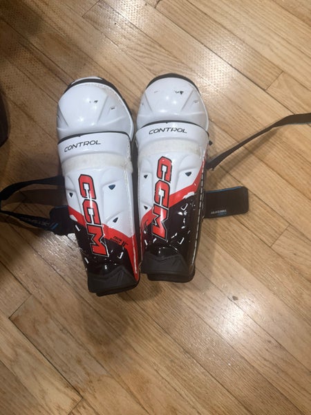 Junior CCM Control 11" Shin Pads (Used)