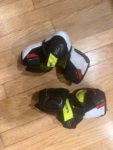 Junior Medium Bauer VAPOR SHIFT PRO Elbow Pads (Used)