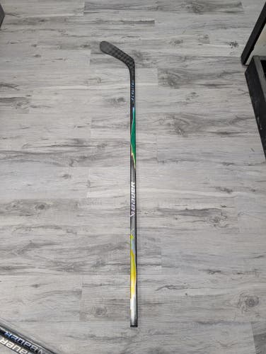 New Senior LH Bauer Flylite Pro Stock, 82 Flex, BENN Curve (similar to P90TM)