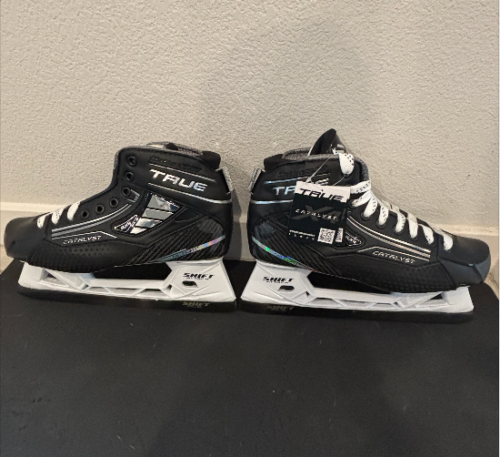 True Catalyst 9X4 Goalie Skates Size 9 Regular Width (New)