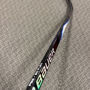 Junior Bauer Vapor FlyLite Right Handed Hockey Stick P92 50 Flex (New)