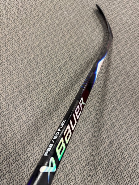 Junior Bauer Vapor FlyLite Right Handed Hockey Stick P92 50 Flex (New)