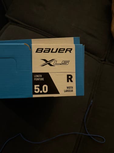 2021 Bauer X-LS Hockey Skates Regular Width Size 5 (New)
