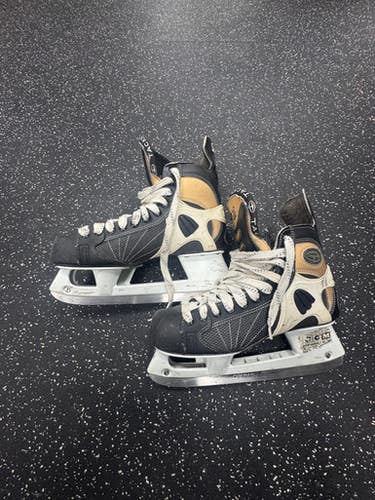 Used CCM 952 SUPER TACKS Senior Hockey Skate Senior 11 11849-S000033731