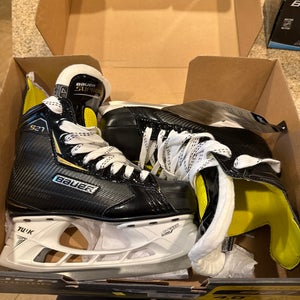 2018 Bauer Supreme S27 Hockey Skates Regular Width Size 4 (New)