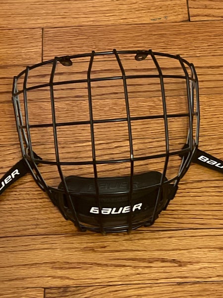 Medium Bauer Profile II Facemask Full Cage (Used)