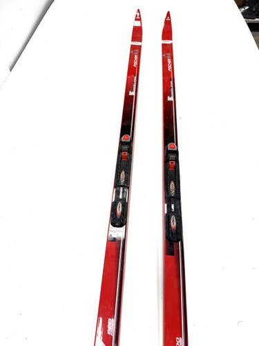 Used Fischer 200 CM NNN BC COUNTRY CROWN Mens XC Ski/Binding 200 cm 11860-C000300899