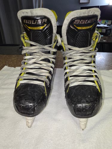 Bauer Supreme Hockey Skates Size 4.5 (Used)