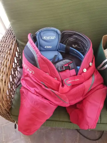 Red CCM Vector 06 Jr. XL Hockey Pants.