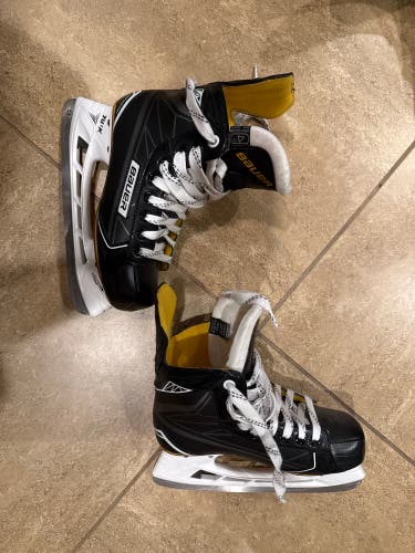2015 Bauer Supreme 160 Hockey Skates Regular Width Size 4 (New)