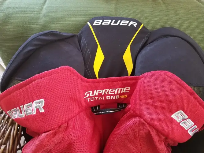 Rare Red Bauer Supreme Total One Hockey Pants Senior Medium Very Clean Classic