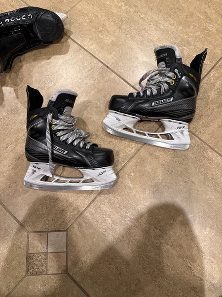 2016 Bauer Supreme S160 Hockey Skates Regular Width Size 3 (Used)