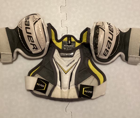 Used Medium Bauer  Supreme S170 Shoulder Pads