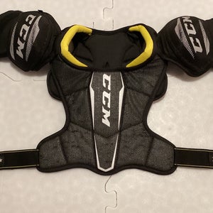 Used Medium CCM  Tacks 9550 Shoulder Pads
