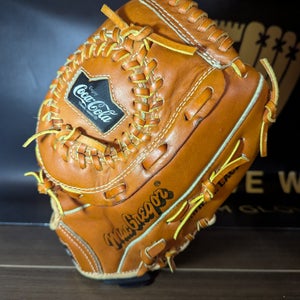 RH Infield Johnny bench coca cola collectible. Baseball Glove 12" (Used)