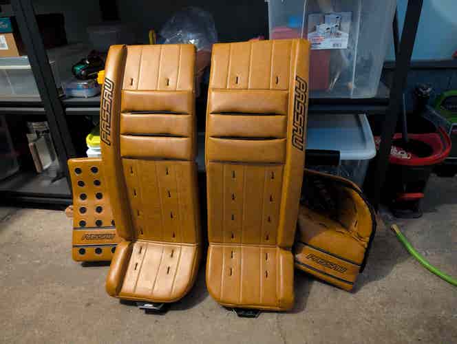 32"+2 Passau Senior Regular VINTAGE Goalie Full Set Pro Stock (Used)