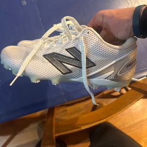 White Unisex Size M 10.0 (W 11.0) Adult New Balance Freeze 4.0 Low Top (New)