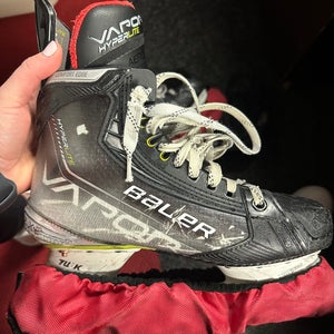 Bauer Vapor Hyperlite Hockey Skates size 6 fit 2