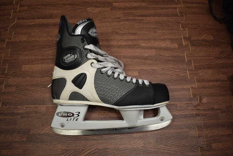 CCM Tacks 1052 skates - senior size 11.5