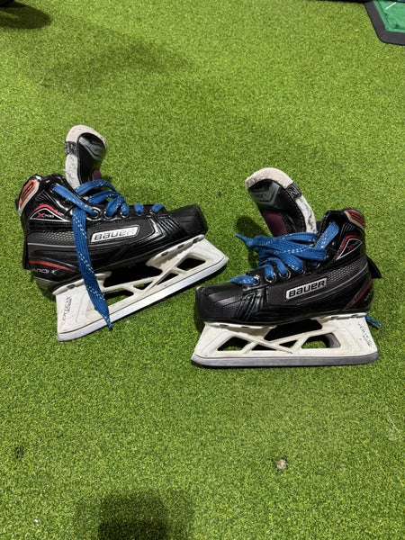 2017 Bauer Vapor X700 Hockey Goalie Skates Regular Width Size 2 (Used)