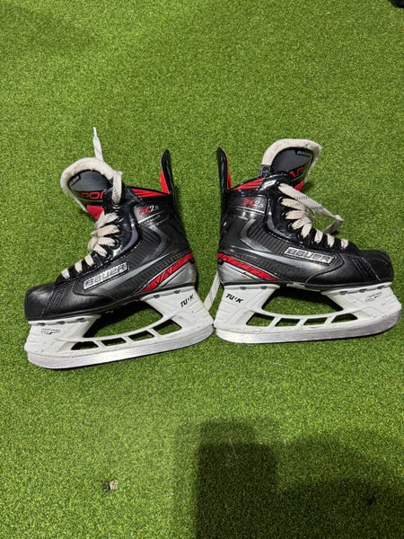 2019 Bauer Vapor X2.5 Hockey Skates Regular Width Size 1 (Used)
