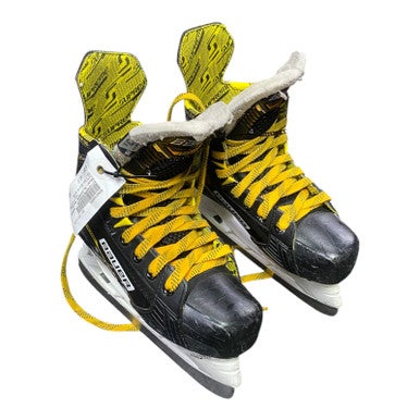 Used Bauer M4 SUPREME Junior Hockey Skate Junior 03.5 11375-S000368892