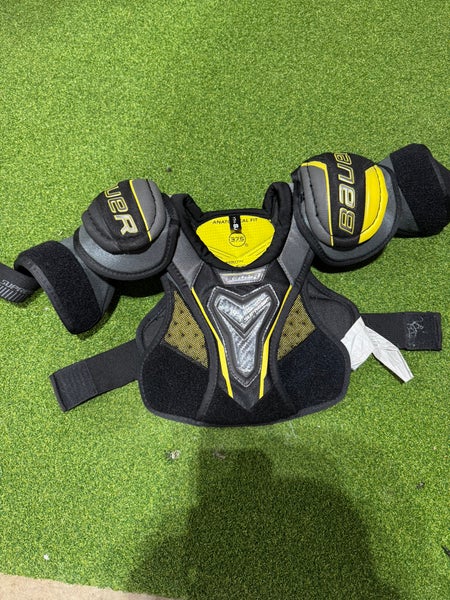 Small Youth Bauer Supreme 1S Shoulder Pads (Used)