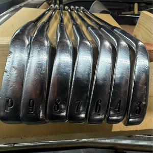 Men's 2007 Callaway X Forged Right Handed Iron Set Stiff Flex 7 Pieces Steel Shaft (Used)