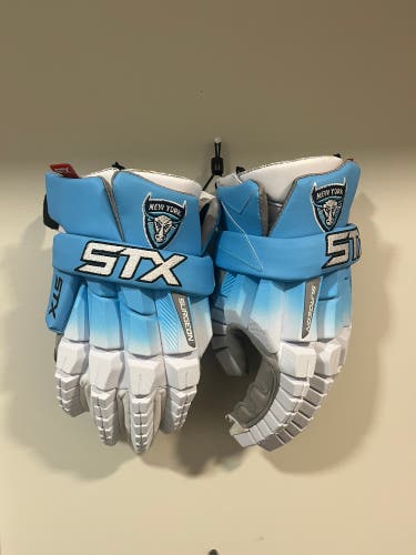 Atlas STX RZR2 Lacrosse Gloves Large (New)