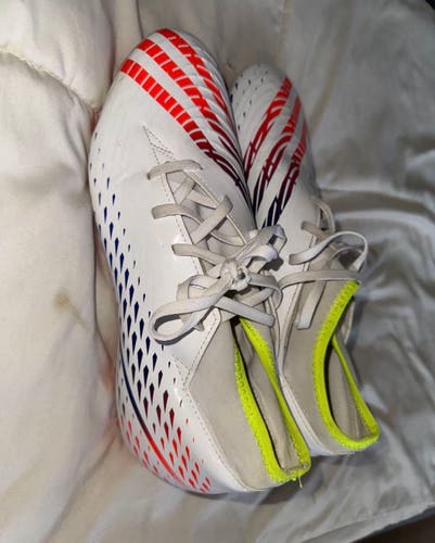 White Men's Size M 10.5 (W 11.5) Adidas Cleats (Used) Soccer Cleats Adidas Predators 10 1/2 MENS