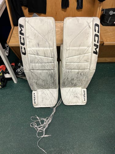 34" CCM Eflex 6 Goalie Leg Pads (Used)