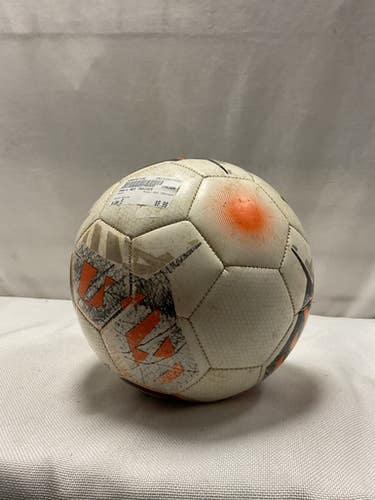 Used Umbro NEO TRAINER All Size Soccer Ball White 5 11490-S000267199