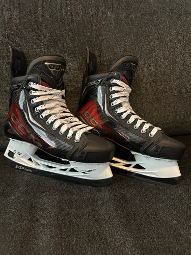 CCM FT8 Pro Skate Sr 8.5 Reg LIKE NEW